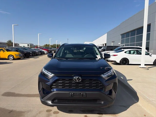 Used 2025  Toyota XLE image 2