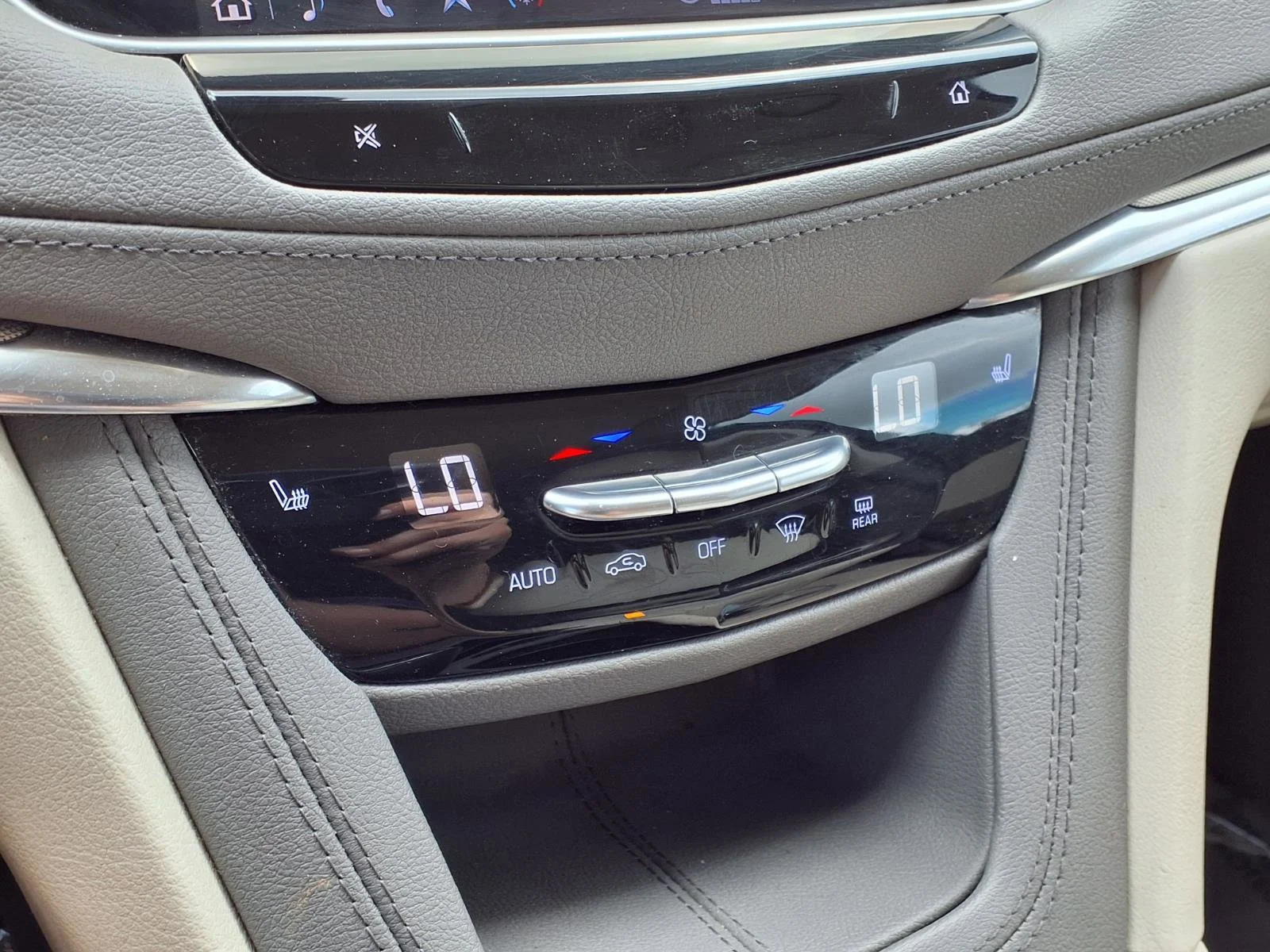 Used 2023 Crystal White Tricoat Cadillac FWD Premium Luxury image 8