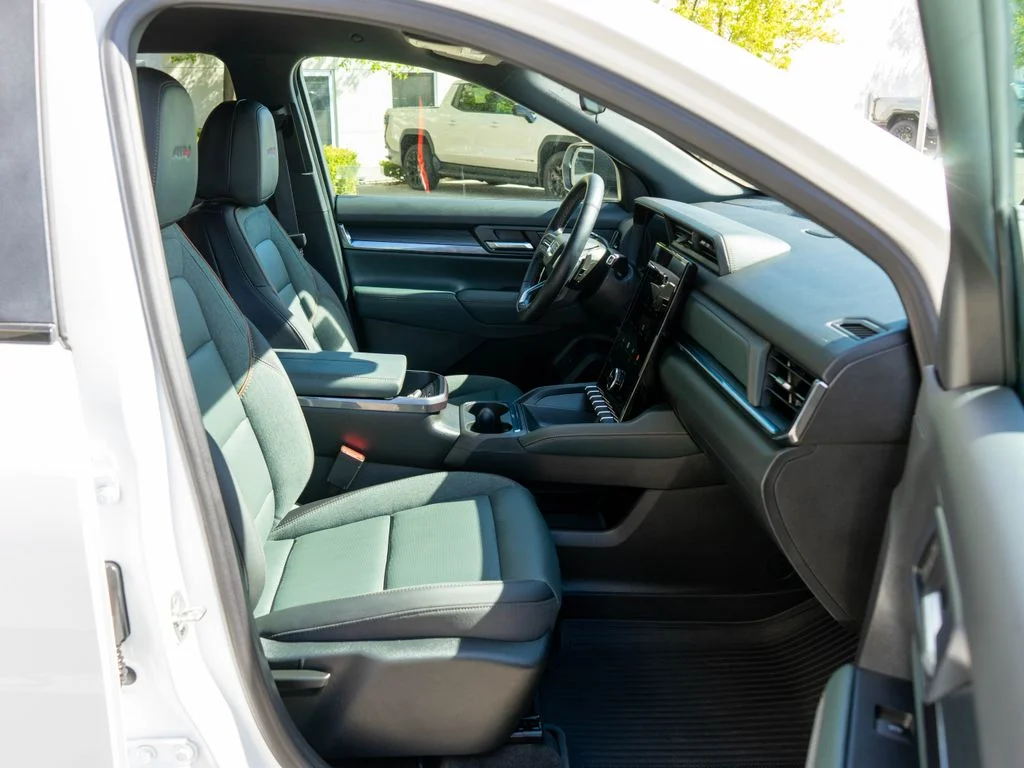 2026 GMC Terrain AT4 - Photo 10