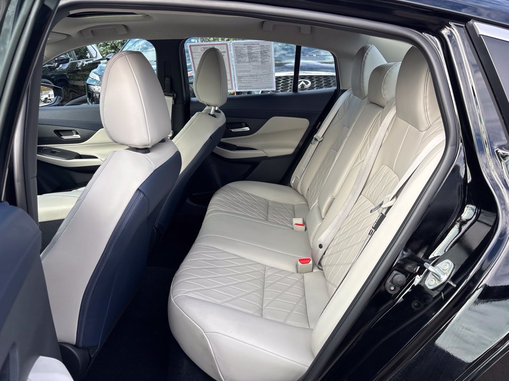 Used 2026 Black Nissan SL image 12