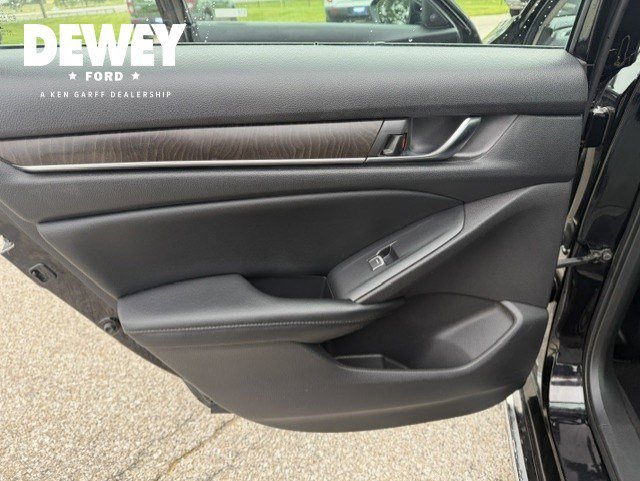 Certified Used 2018 Black Honda EX-L 1.5T image 23