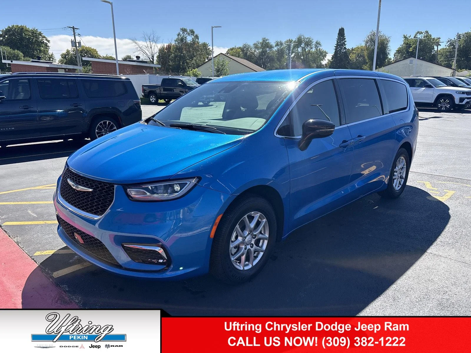 2026 Chrysler Pacifica Select