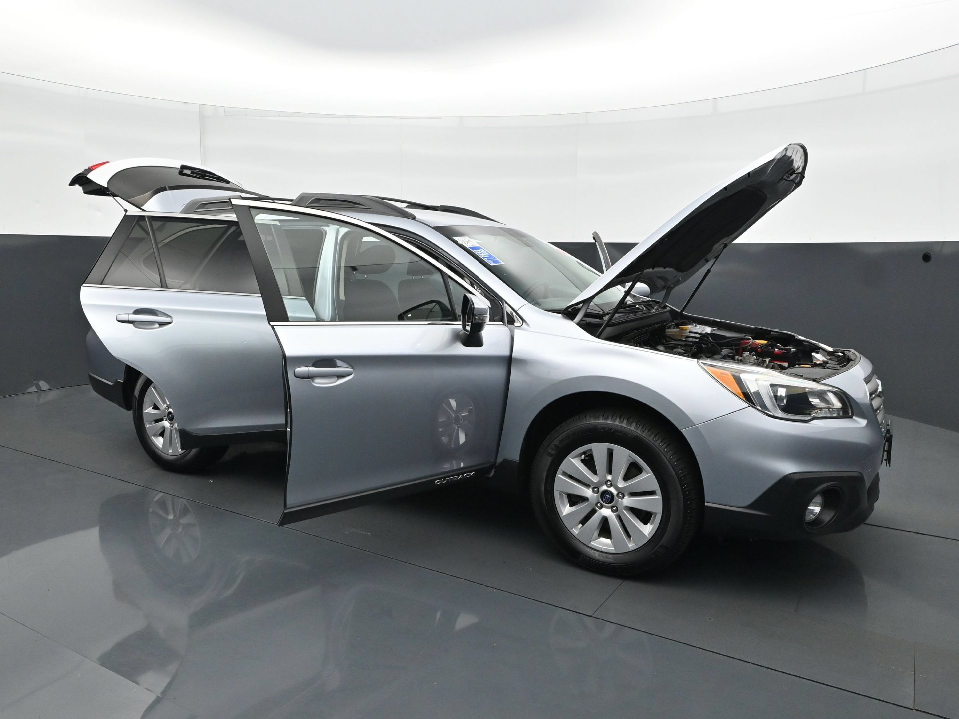 Used 2015 Ice Silver Metallic Subaru 2.5i Premium image 39