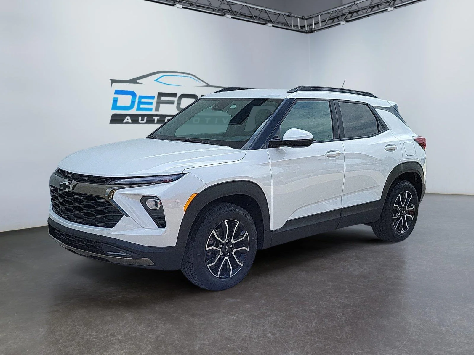 Used 2025 Iridescent Pearl Tricoat Chevrolet ACTIV image 7