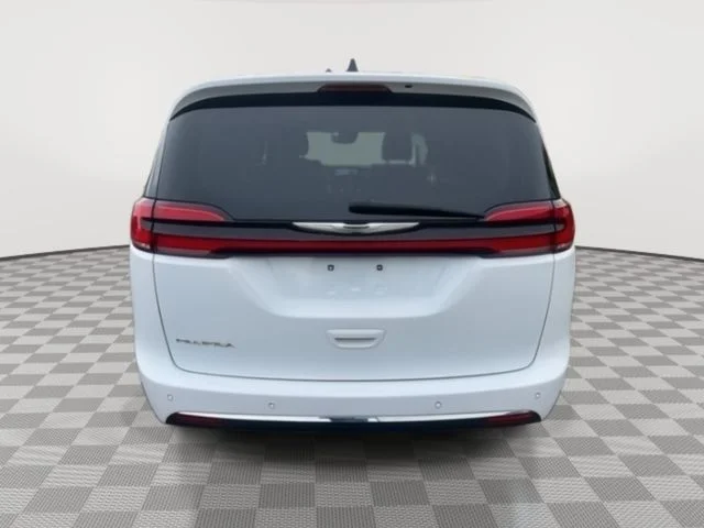 Used 2023 White Chrysler Touring L image 6