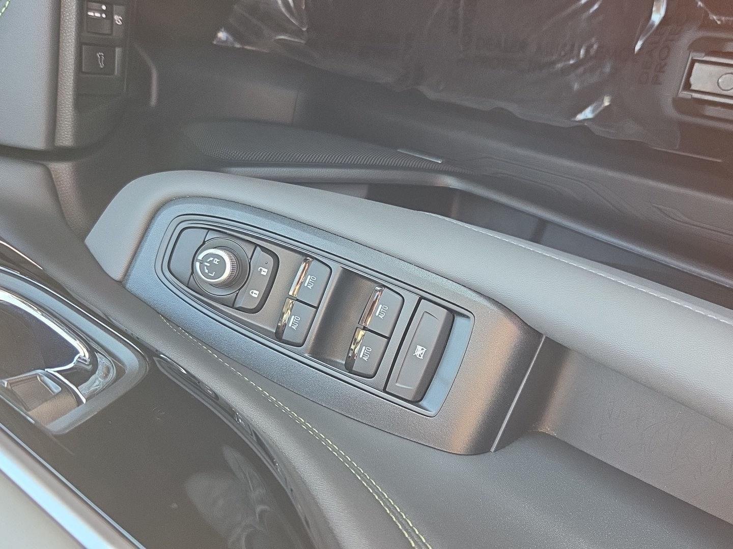 Used 2025 Crystal White Pearl Subaru Onyx Edition image 17