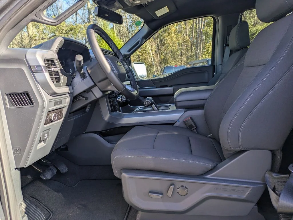 New 2026 Carbonized Gray Metallic Ford XLT image 10
