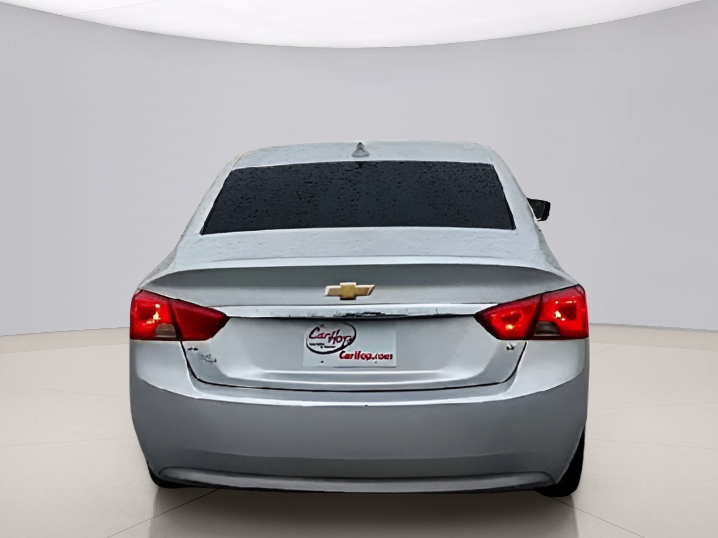 Used 2018 Silver Chevrolet LT image 3