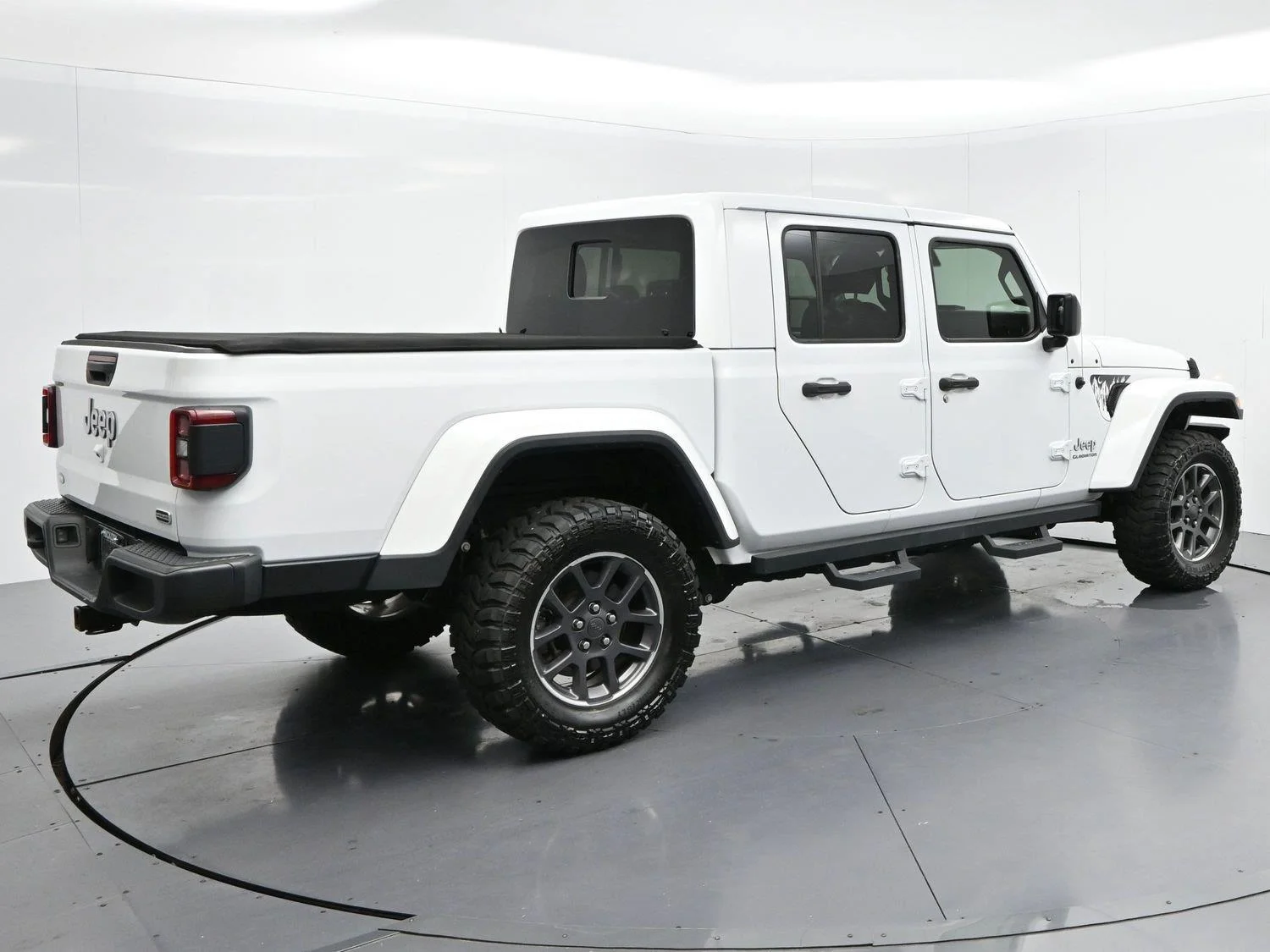 Used 2020 Bright White Clearcoat Jeep Overland image 7