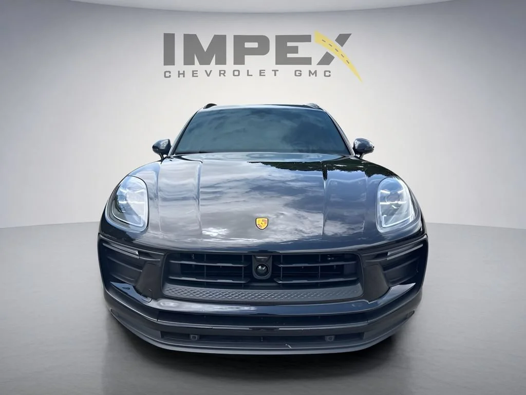 Used 2023  Porsche  image 8