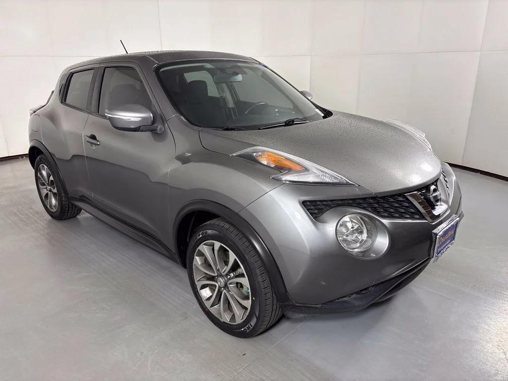 Used 2017 Gray Nissan SV image 2