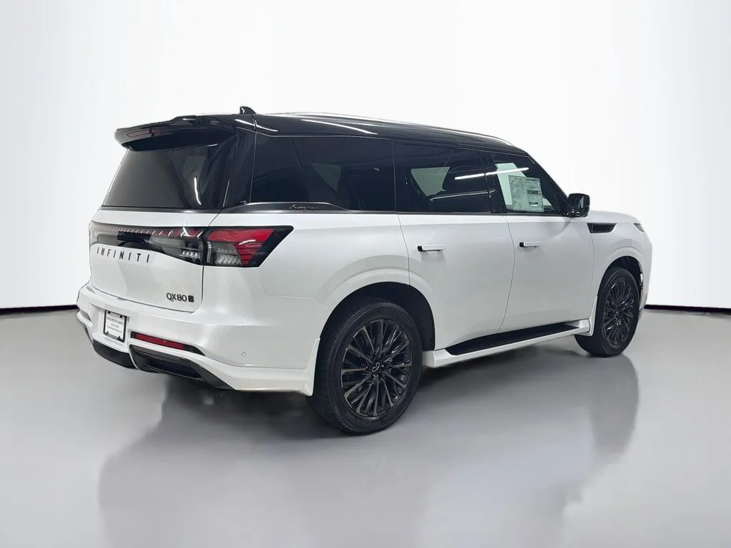 New 2026 White / Black INFINITI AUTOGRAPH image 9