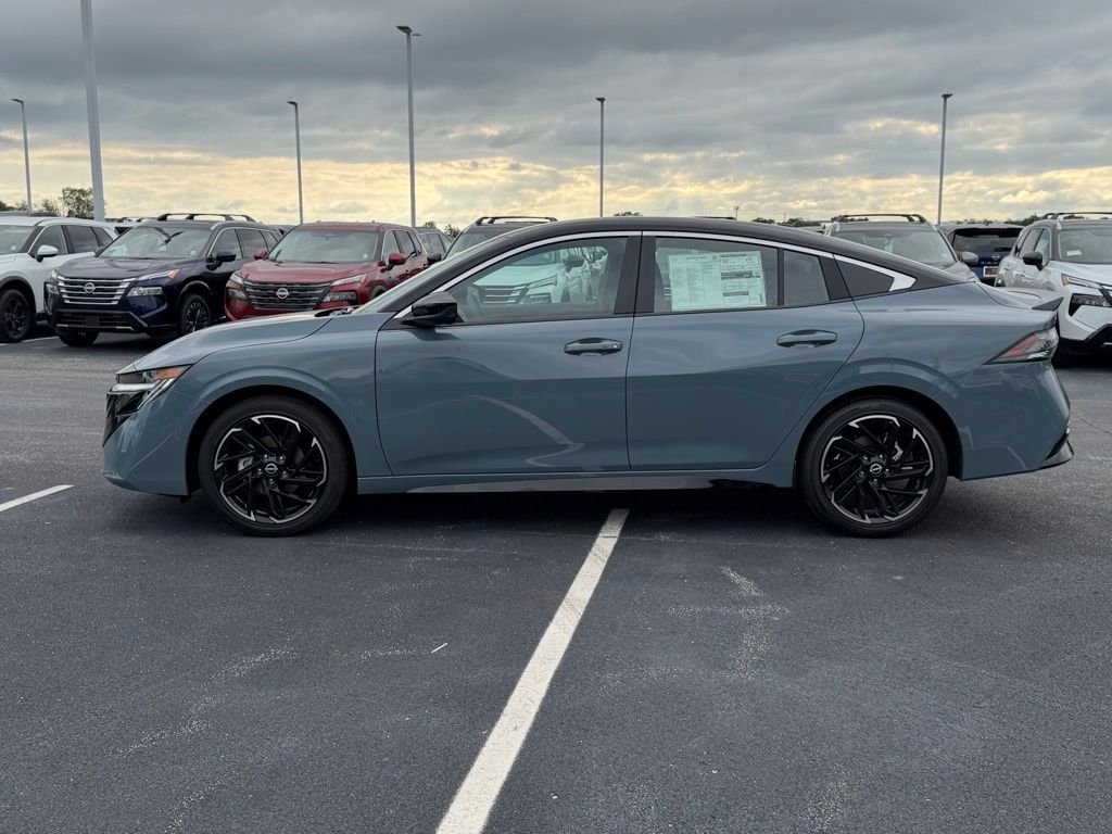 New 2026 Atlantic Gray Metallic / Super Black Two-tone Nissan SR image 7