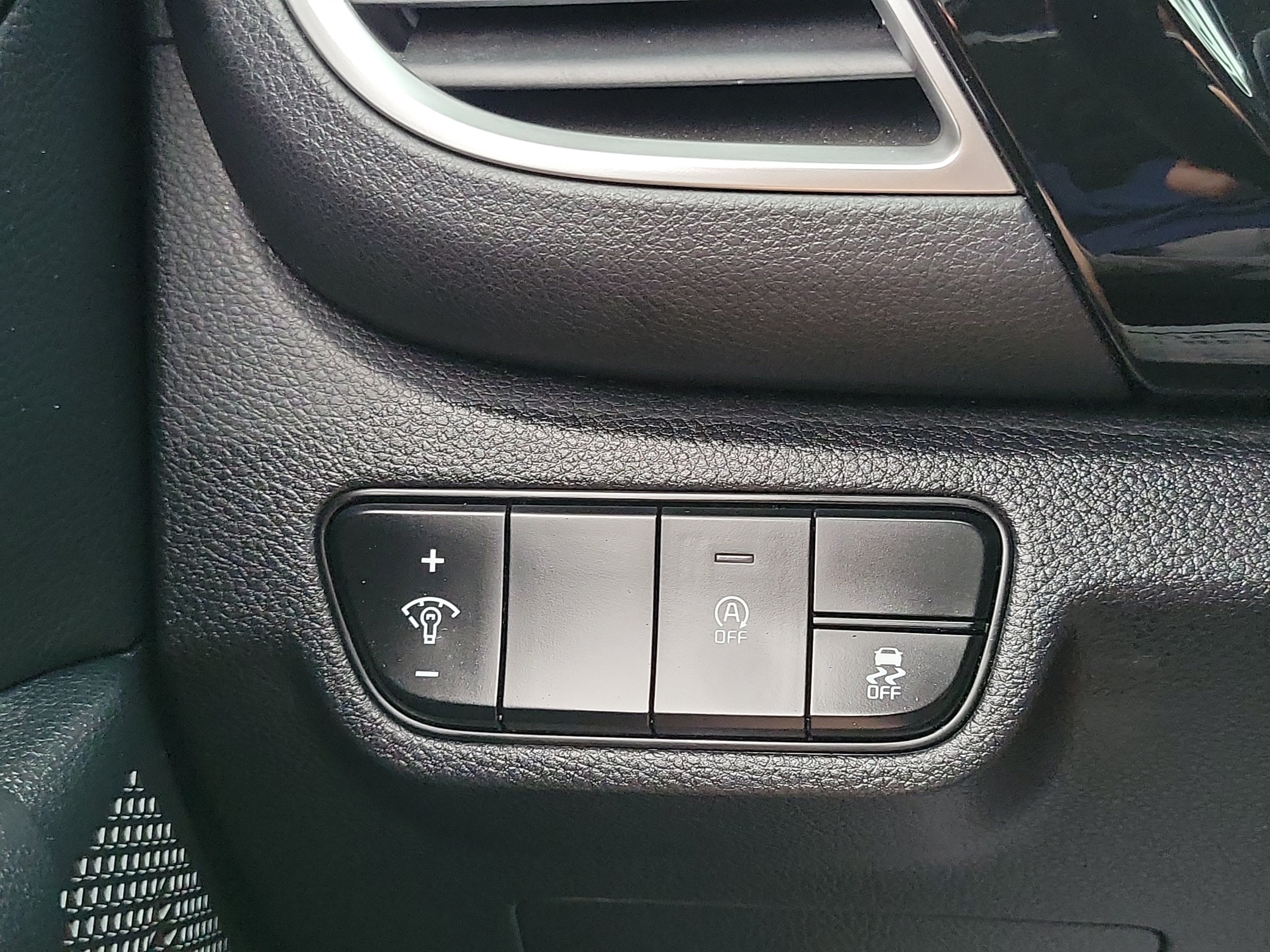2025 Kia Seltos S - Photo 12