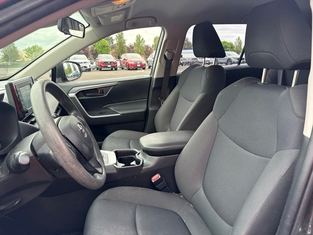 Used 2019 Magnetic Gray Metallic Toyota LE image 9
