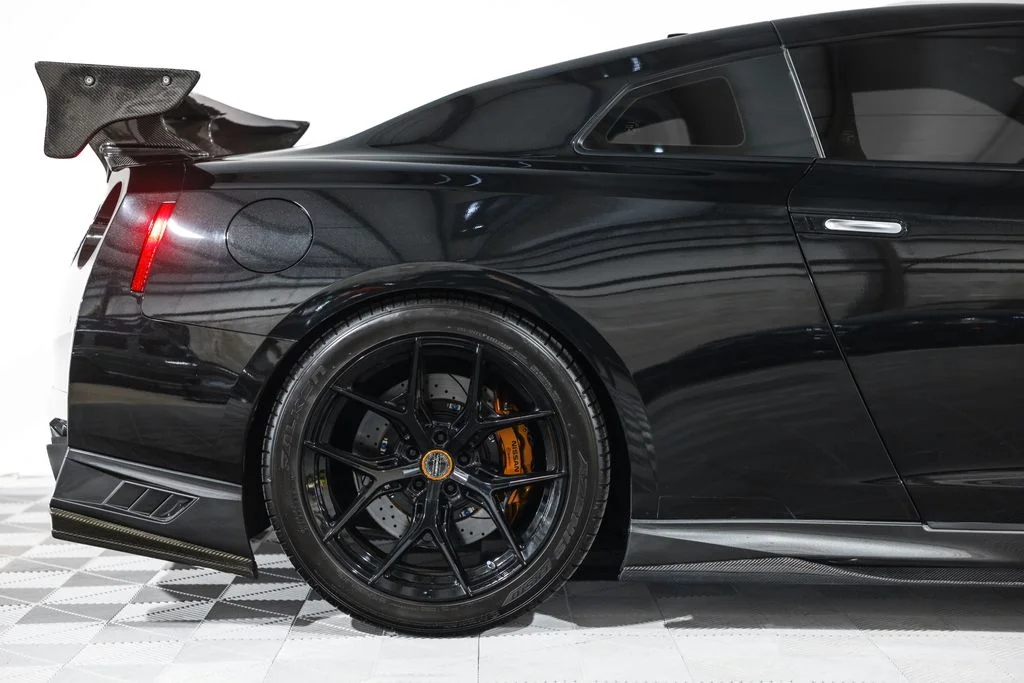 Used 2017 Black Nissan Premium image 2