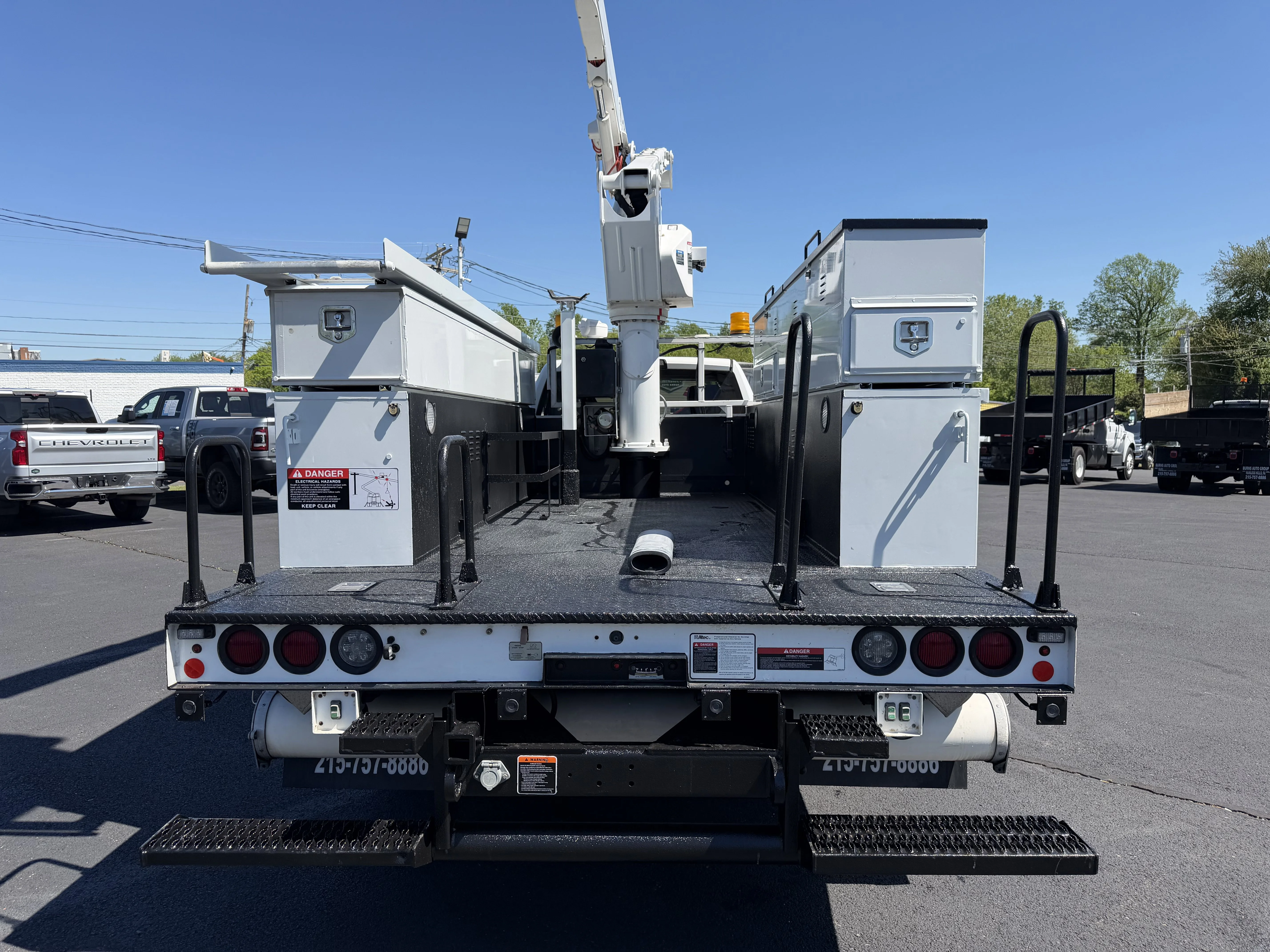 Used 2017 Bright White Clearcoat Ram  image 4