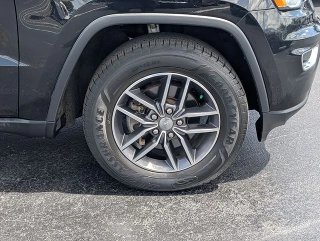 Used 2018 Black Jeep Limited image 9