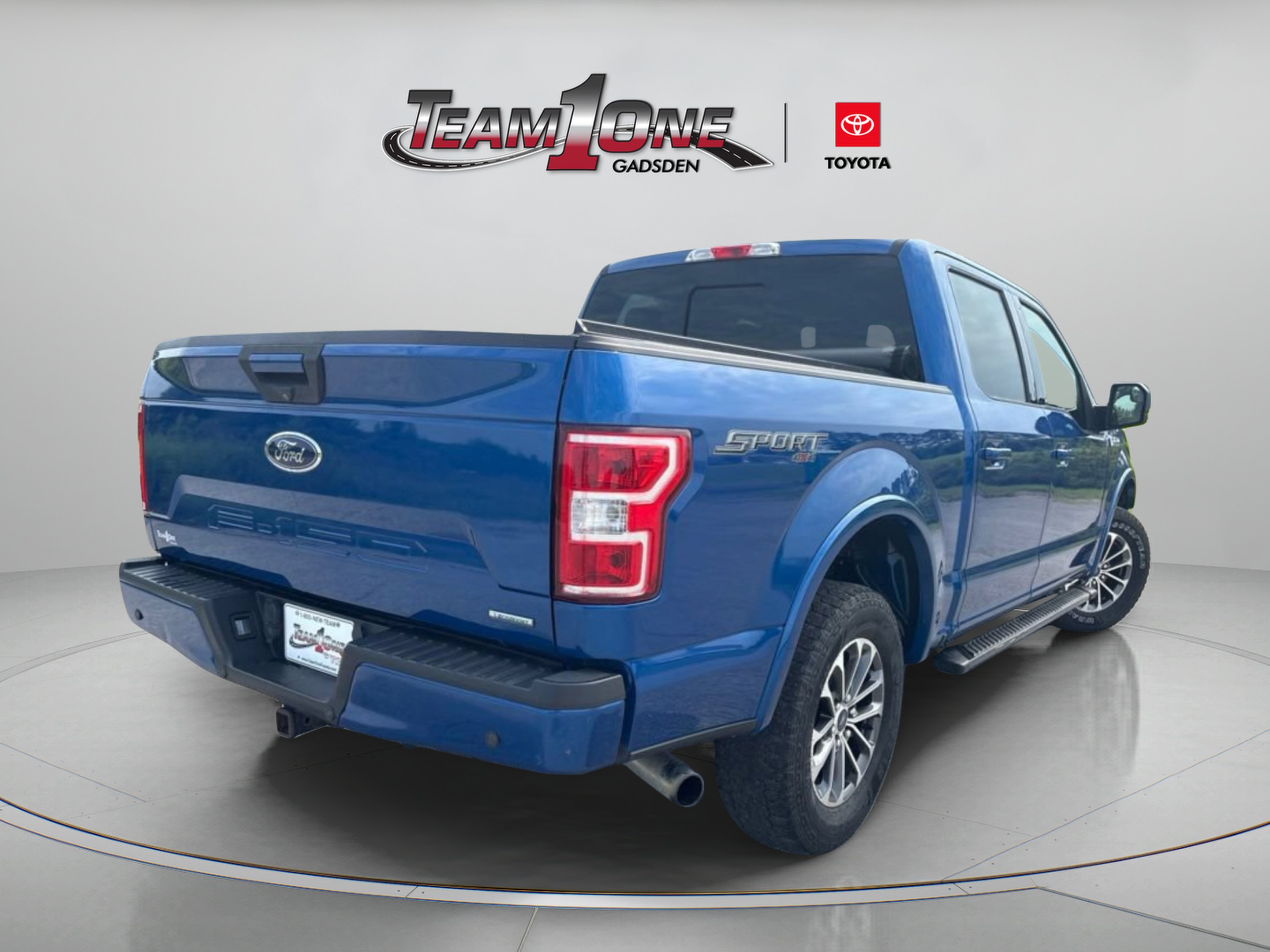 Used 2018 Lightning Blue Ford XLT image 10