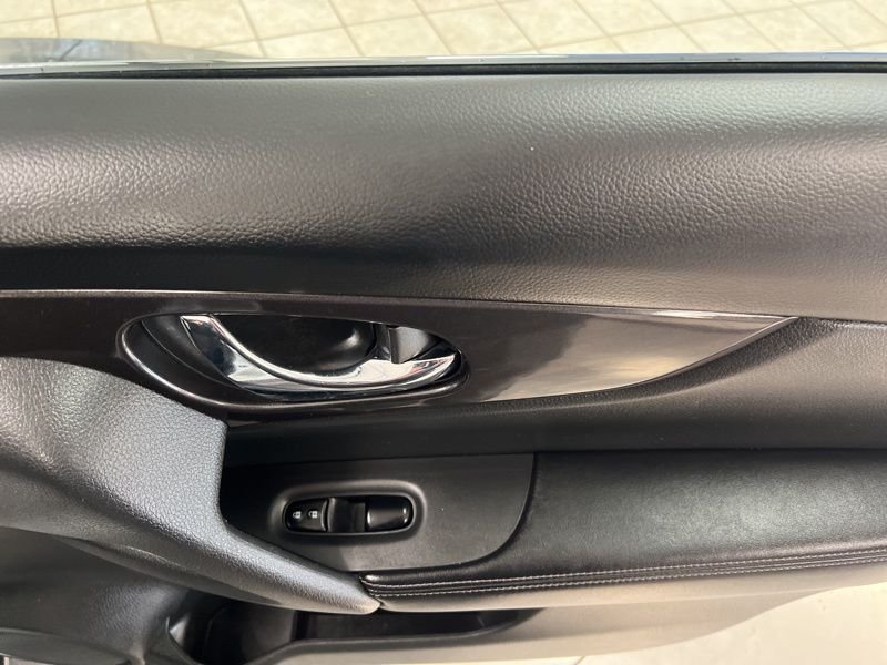 Used 2018 Silver Nissan SV image 14