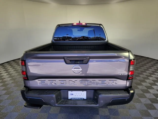 Used 2023 Gray Nissan S image 4