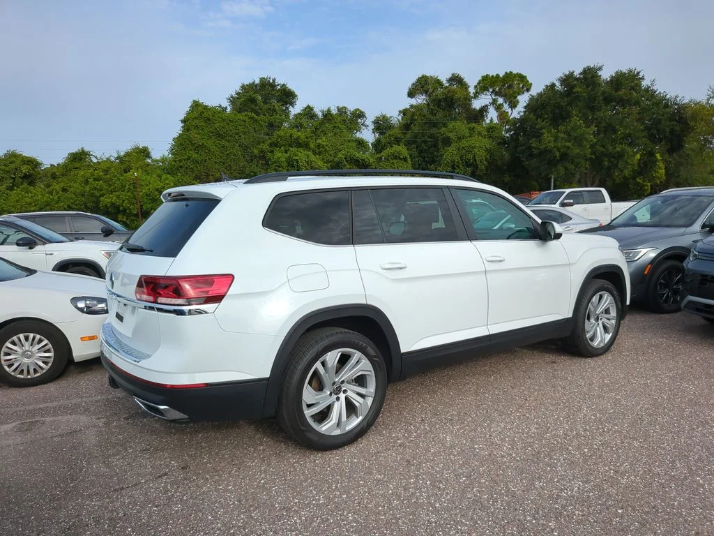 Used 2023 White Volkswagen 3.6L V6 SE w/Technology image 4