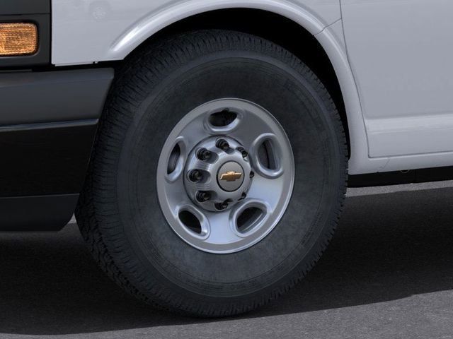 2025 Chevrolet Express Cargo Work Van - Photo 9