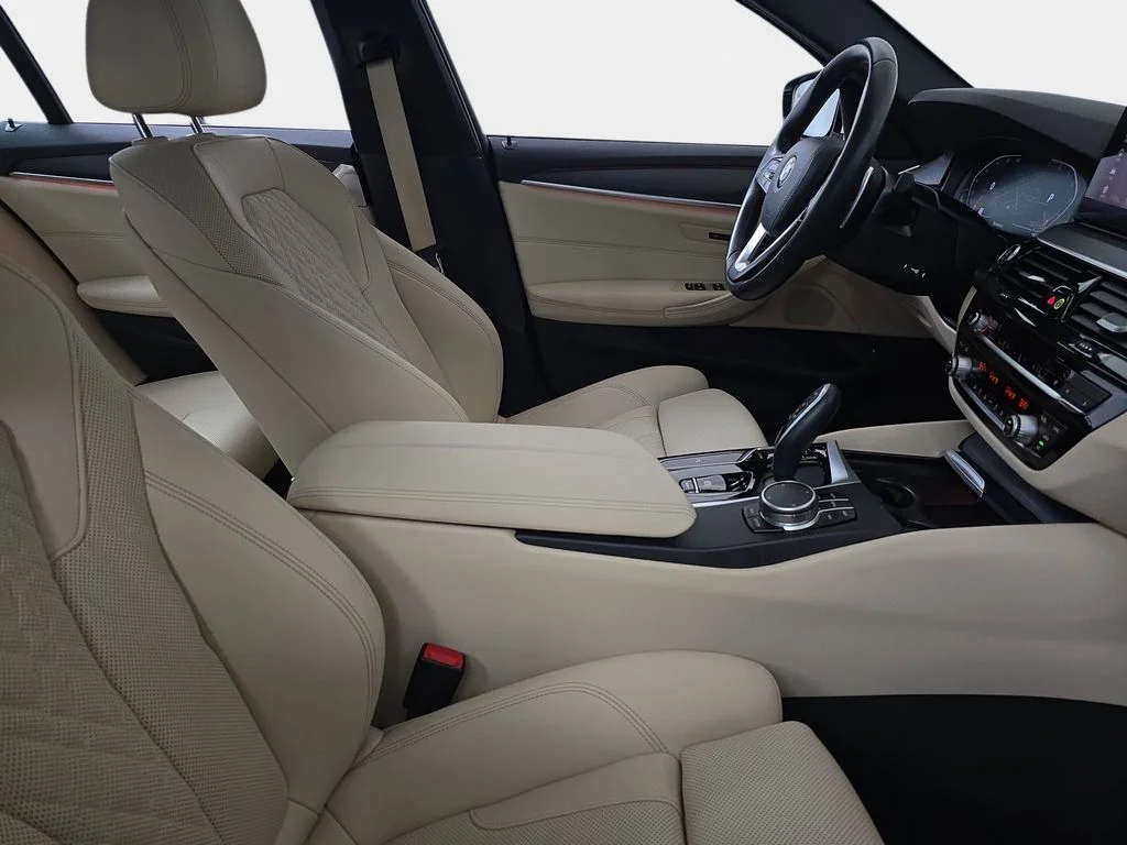 Used 2022 Mineral White Metallic BMW 530i xDrive image 9