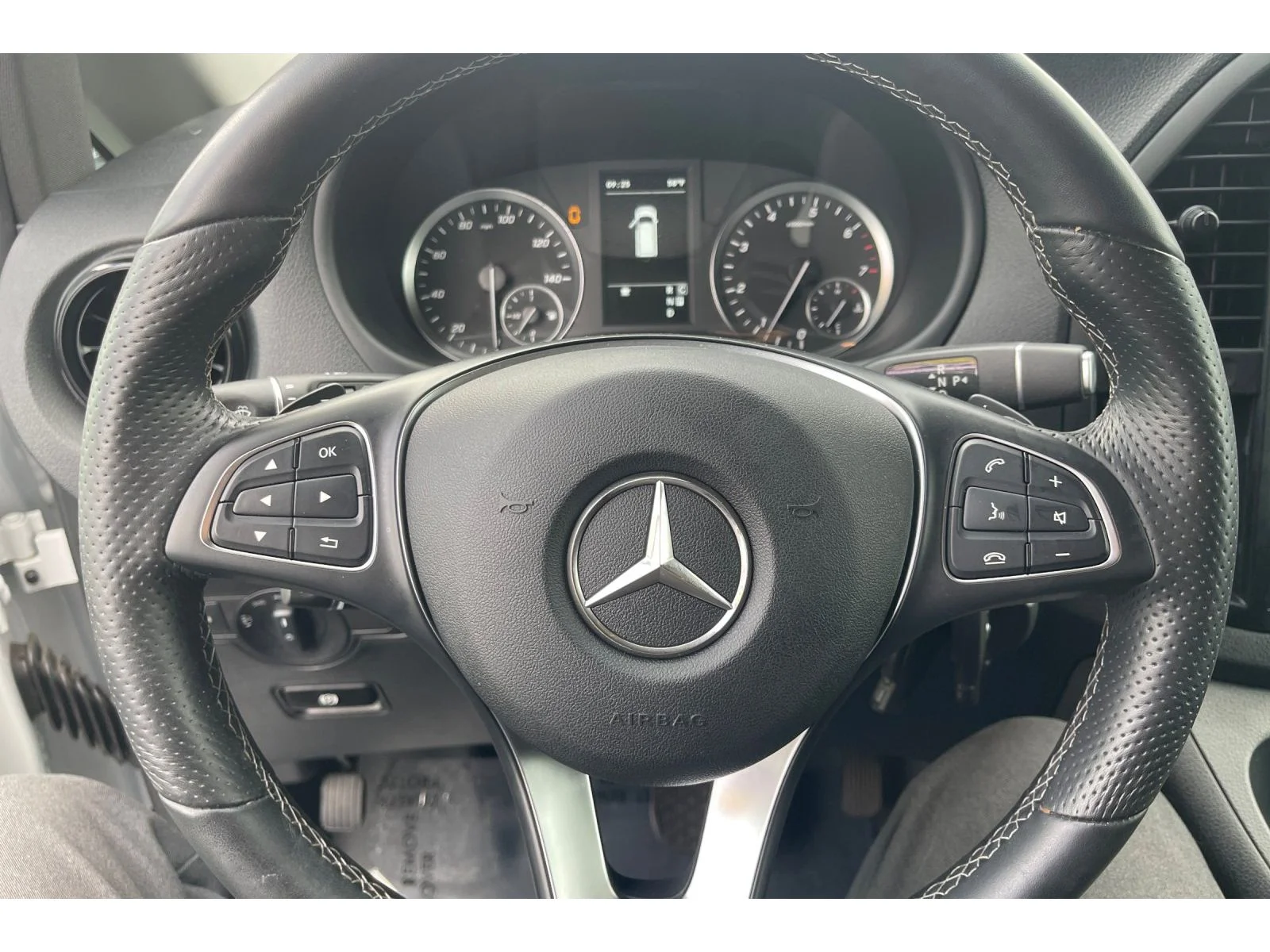 Used 2023 Arctic White Mercedes-Benz Base image 31