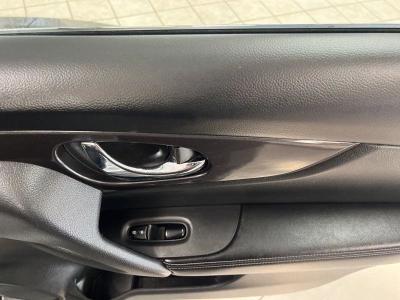 Used 2018 Silver Nissan SV image 14