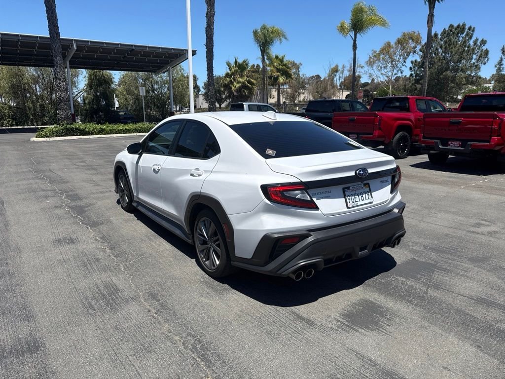 Used 2023 White Subaru Base image 4