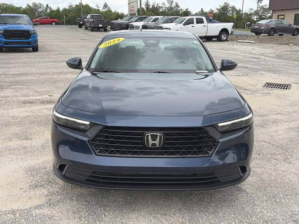 Used 2024  Honda EX image 9