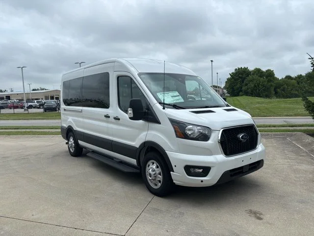 New 2024 White Ford Medium Roof Pass. XLT AWD image 34