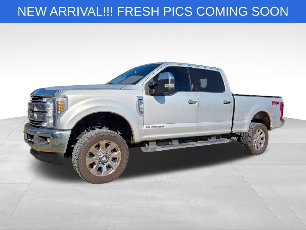 Used 2018  Ford XL image 2