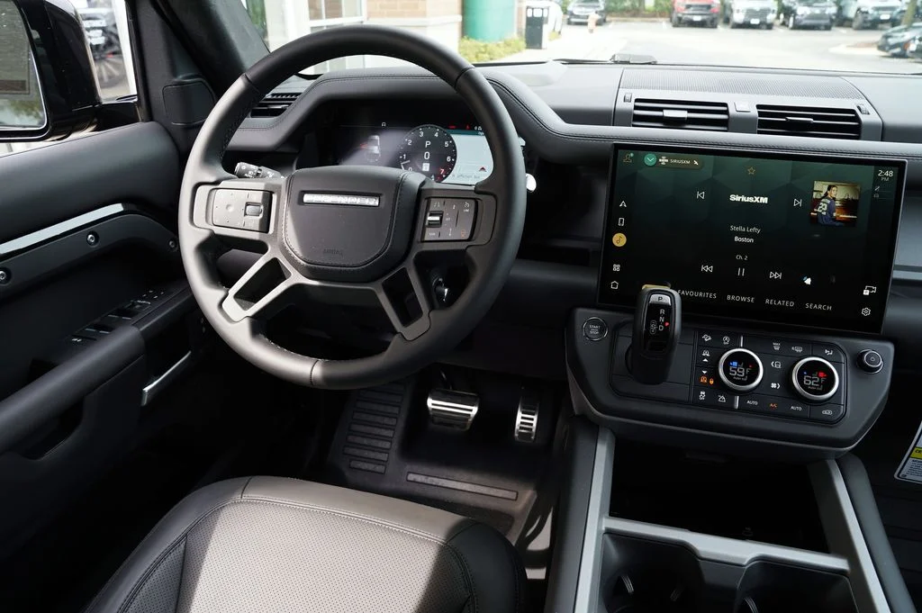 New 2026 Santorini Black Land Rover X image 15