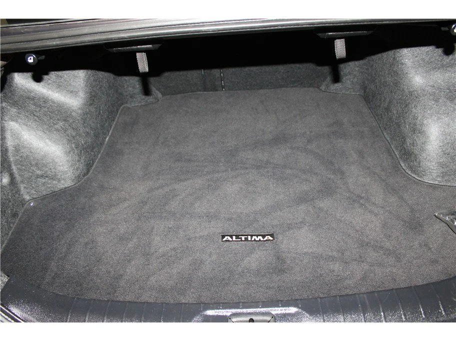 Used 2025 Garnet Pearl Metallic Nissan SV image 20