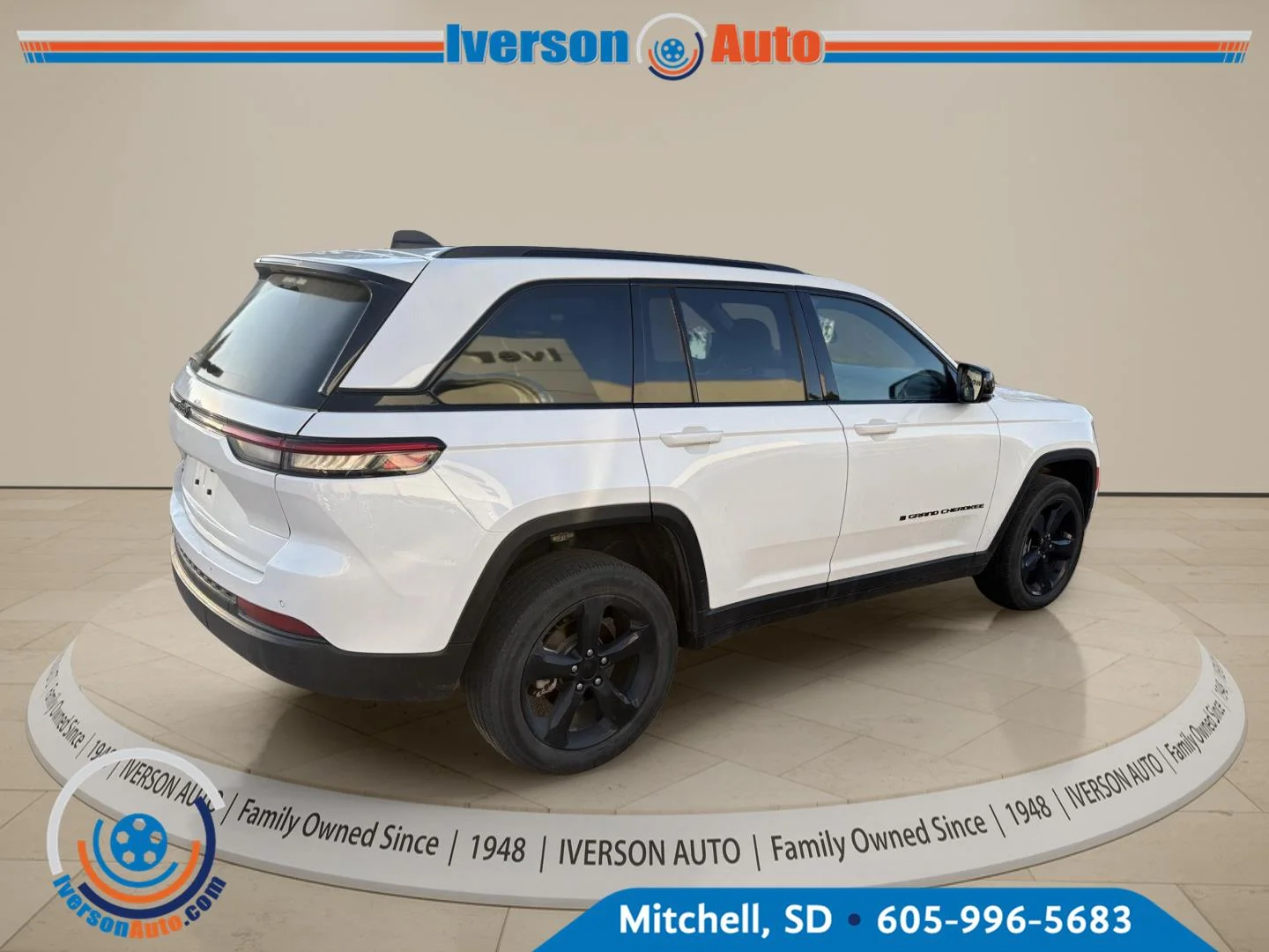 Used 2023 Bright White Clearcoat Jeep Altitude X image 5