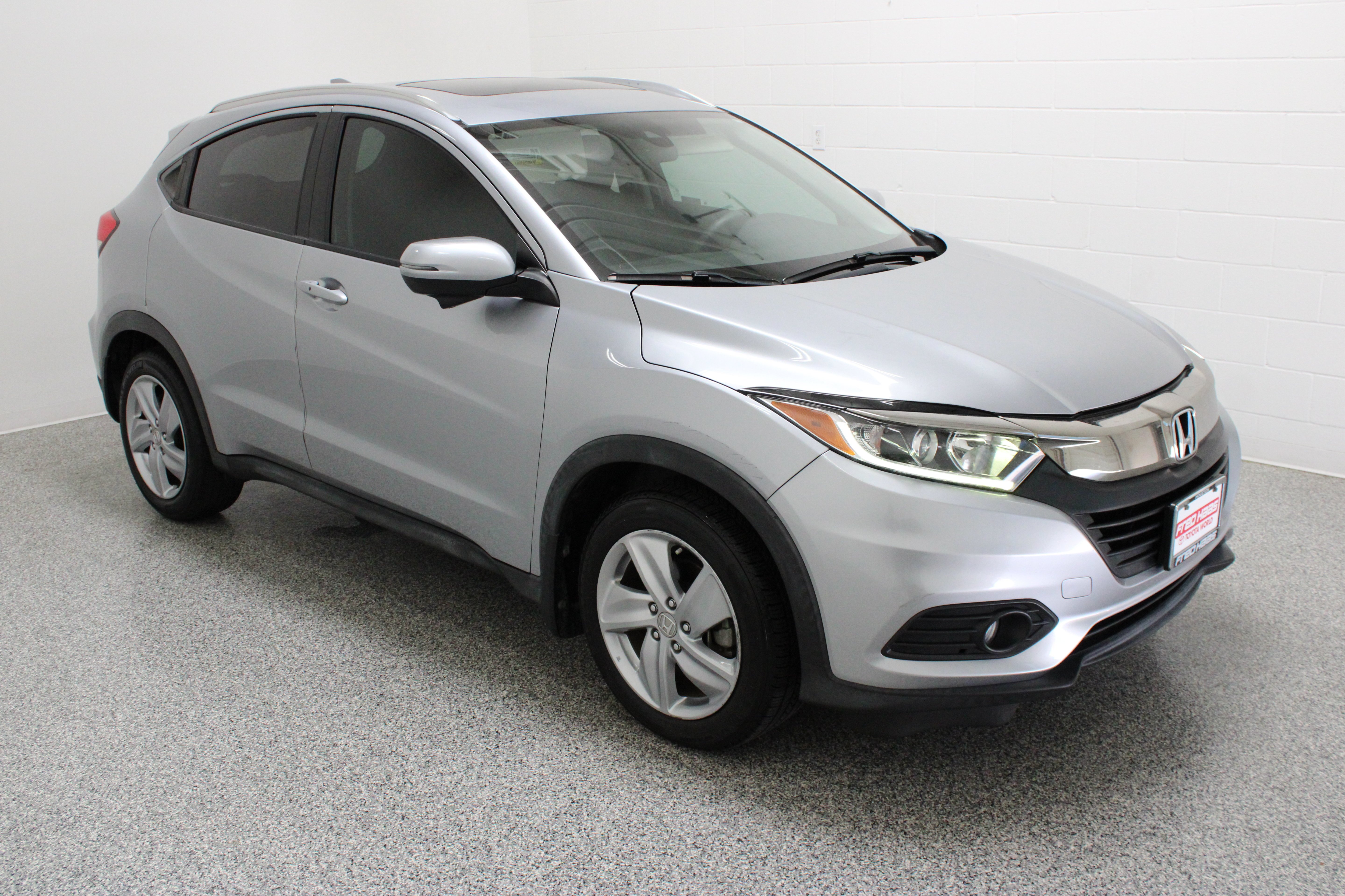 Used 2020 Lunar Silver Metallic Honda EX 1.8L image 4