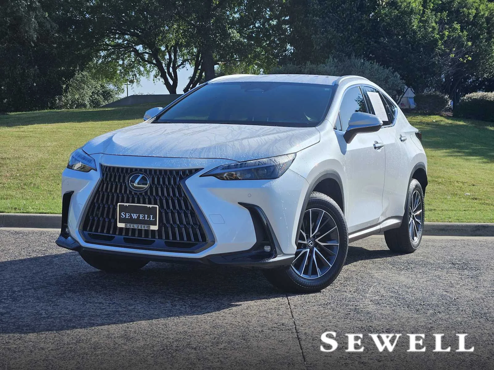 2025 Lexus NX 350 250 FWD's photo