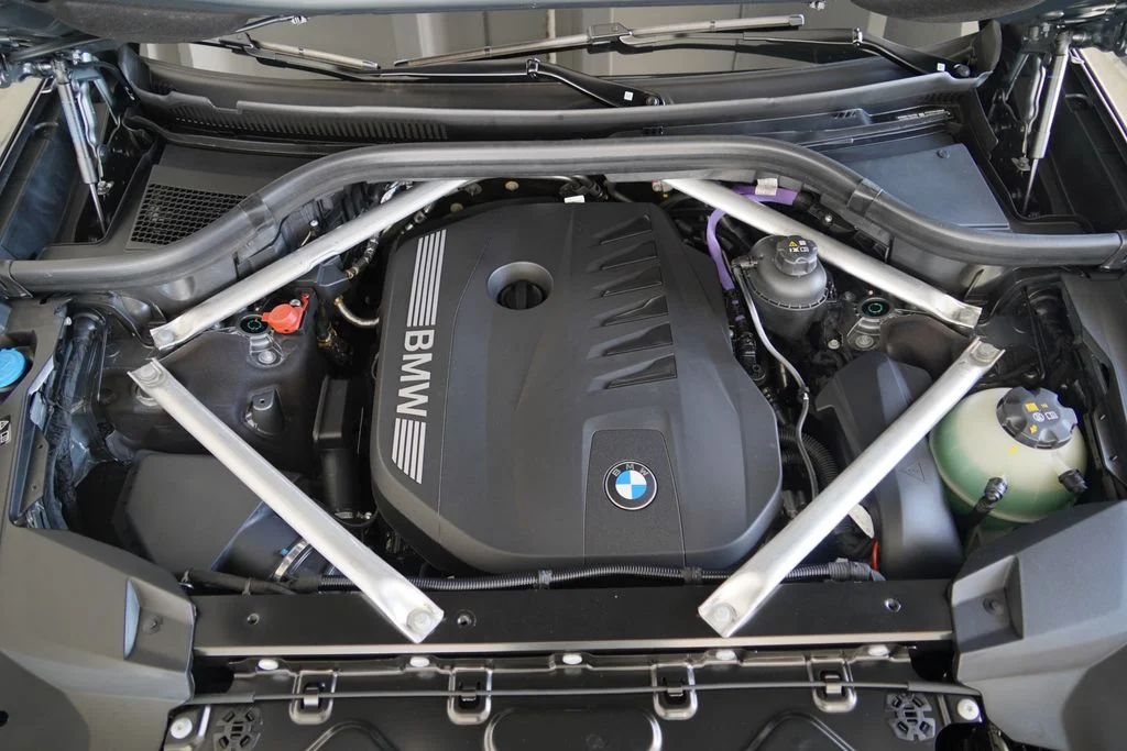 New 2027 Skyscraper Grey Metallic BMW xDrive40i image 20