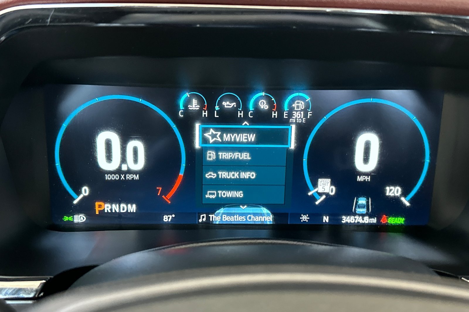 Used 2023 White Ford Lariat image 27