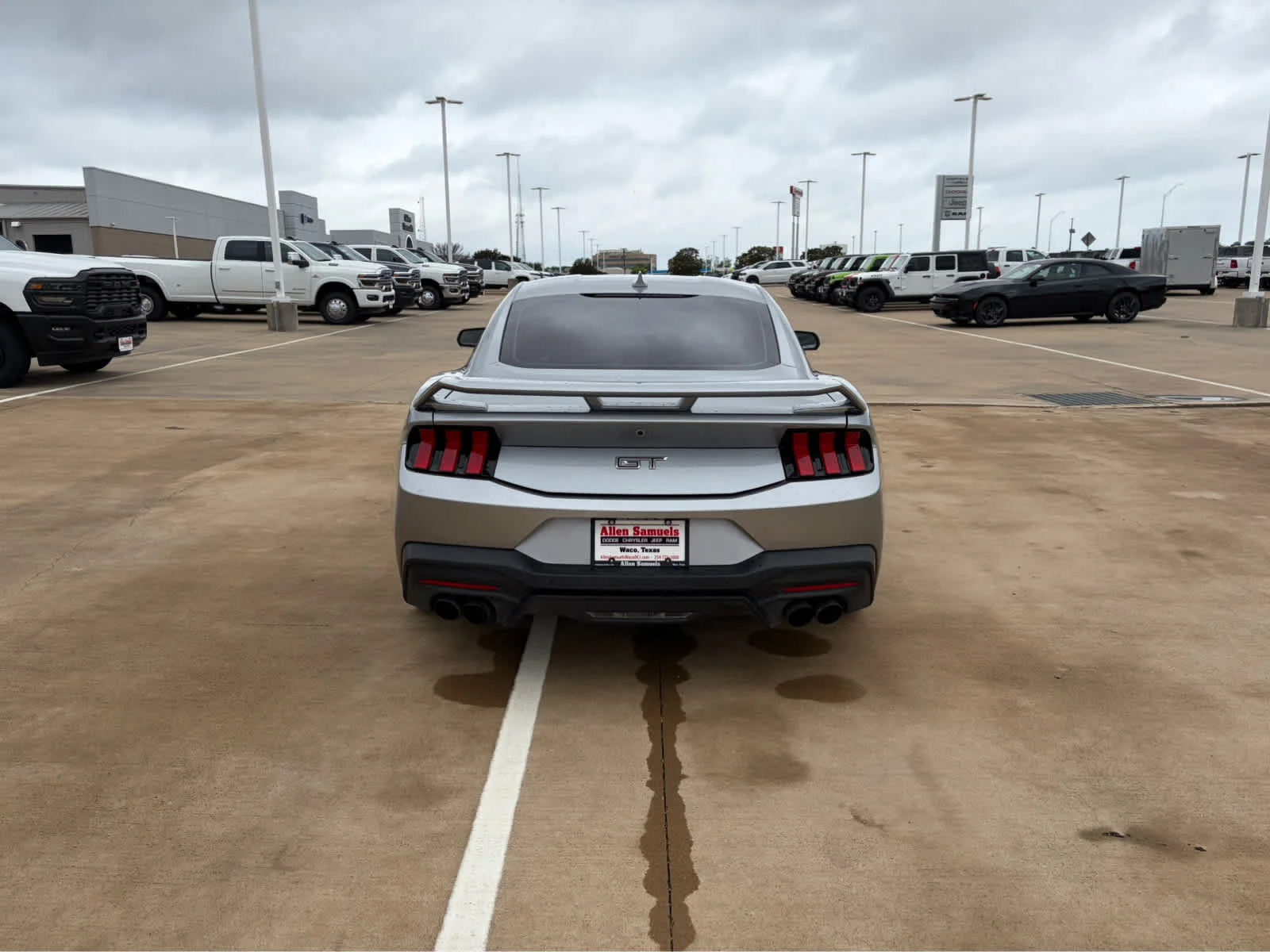 Used 2024 Iconic Silver Metallic Ford GT Premium image 8