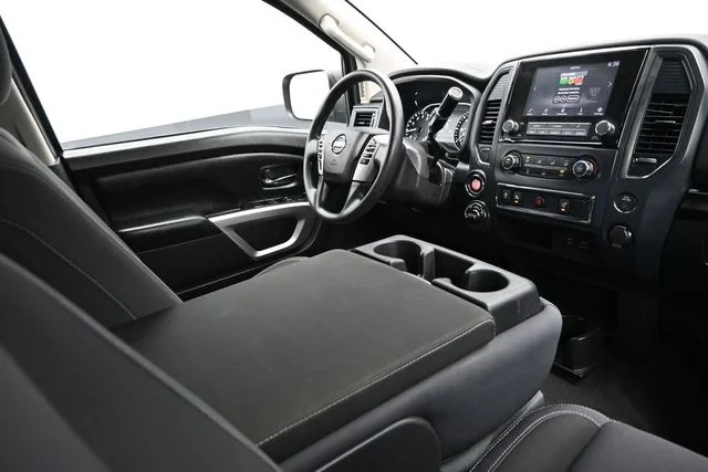 Used 2022 White Nissan SV image 16