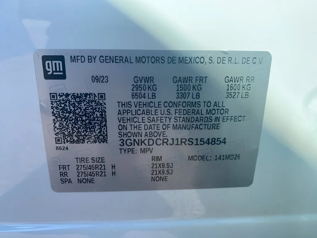 Used 2024 Summit White Chevrolet RS image 40