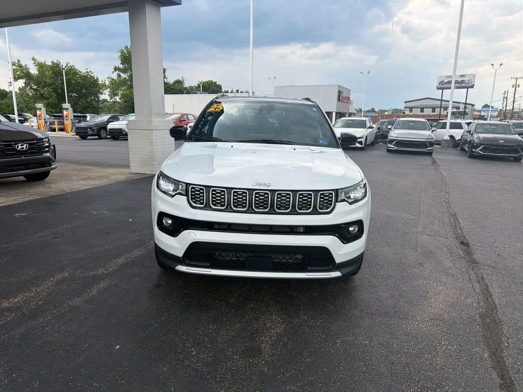 Used 2025 White Jeep Limited image 2