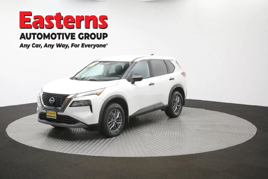 Used 2023 White Nissan S image 57