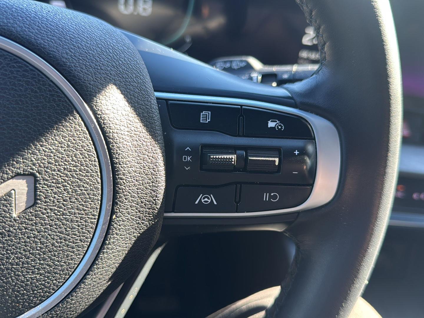 Used 2023 Sapphire Blue Kia X-Line image 16