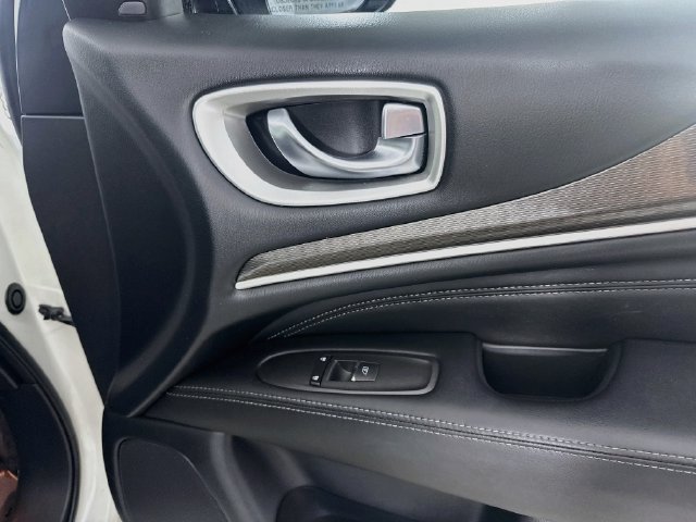 Used 2019 Majestic White INFINITI PURE image 27