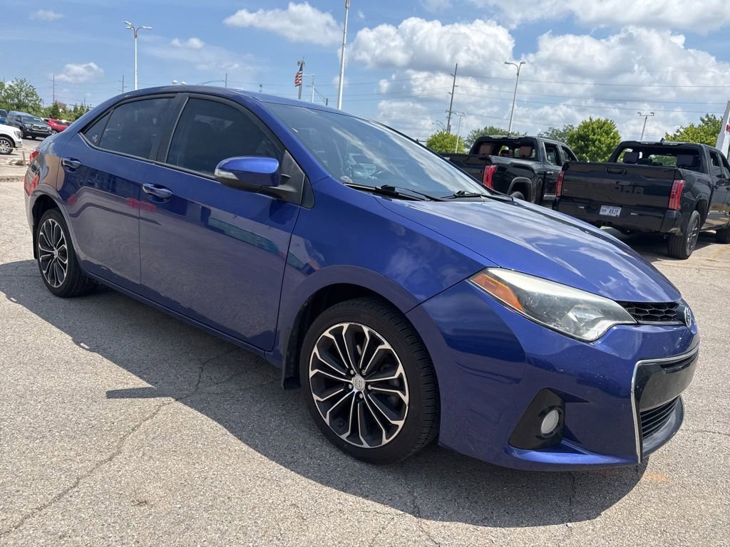 2015 Toyota Corolla L's photo
