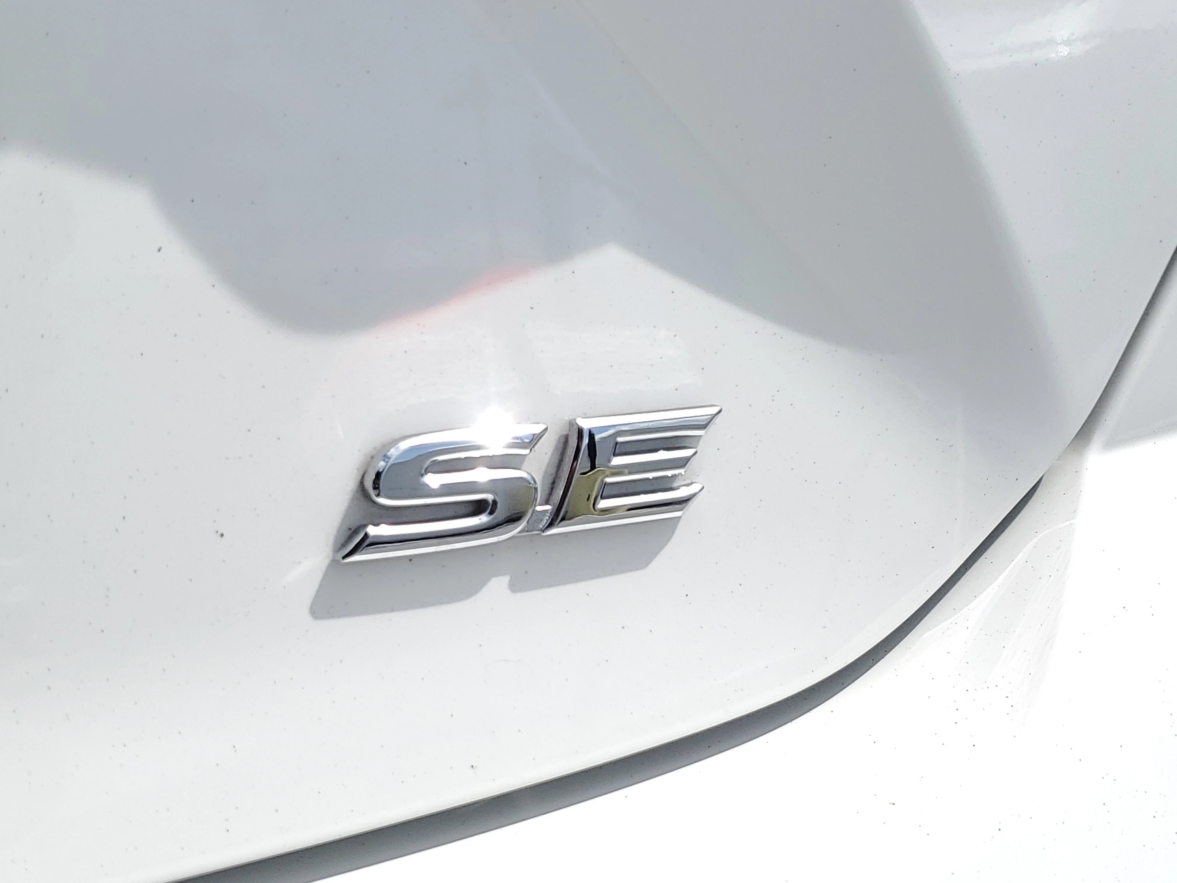 Certified Used 2025 Ice Toyota SE image 8